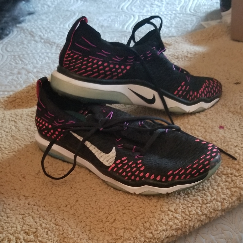 Nike Zoom athletic/ running shoes. Gently worn.